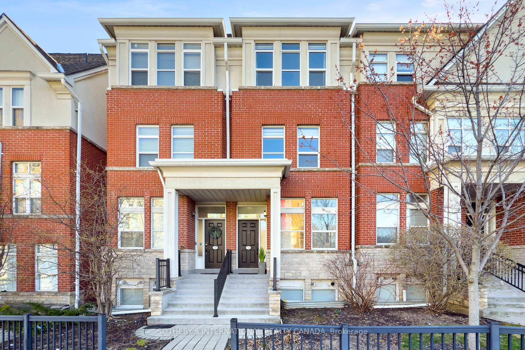 30 Michael Power Place, Toronto W08, ON M9A 5G9