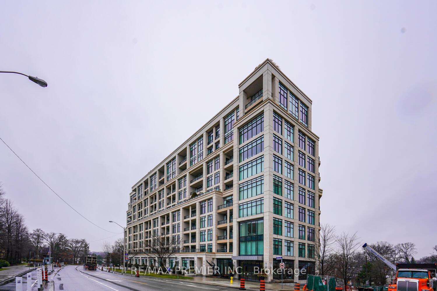 2 Old Mill Drive 303, Toronto W01, ON M6S 0A2