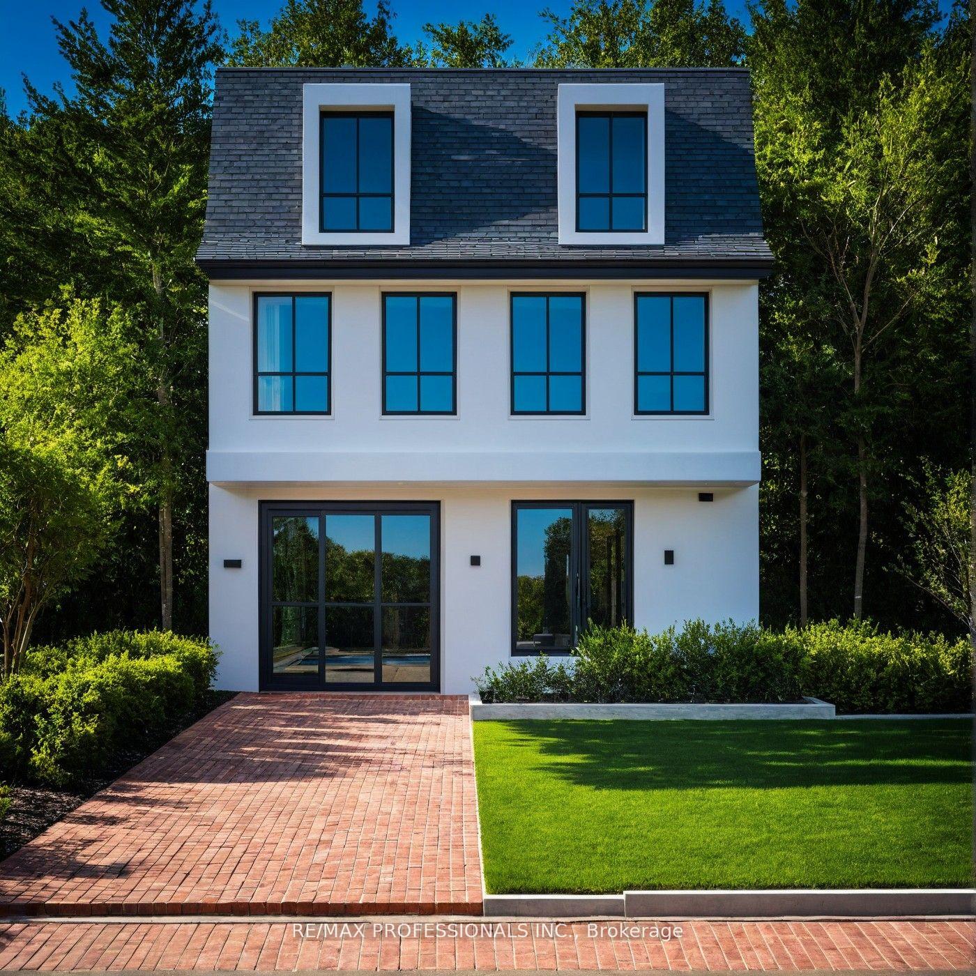 96 Dunedin Drive, Toronto W08, ON M8X 2K5