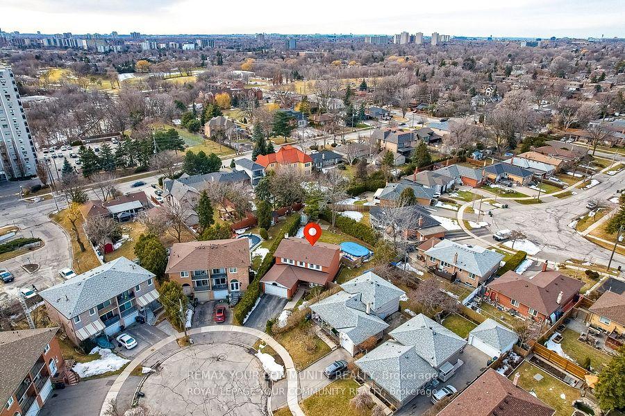 18 Terryellen Crescent, Toronto W08, ON M9C 1H7