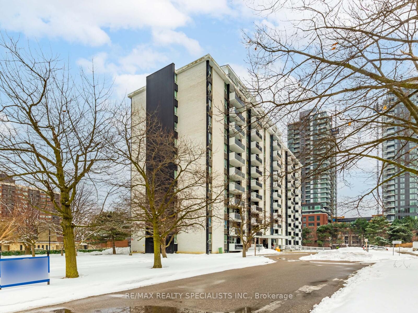 151 La Rose Avenue 401, Toronto W09, ON M9P 1B3