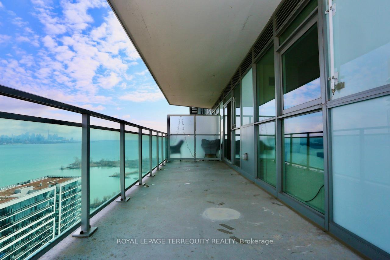 33 Shore Breeze Drive 2504, Toronto W06, ON M8V 0G1