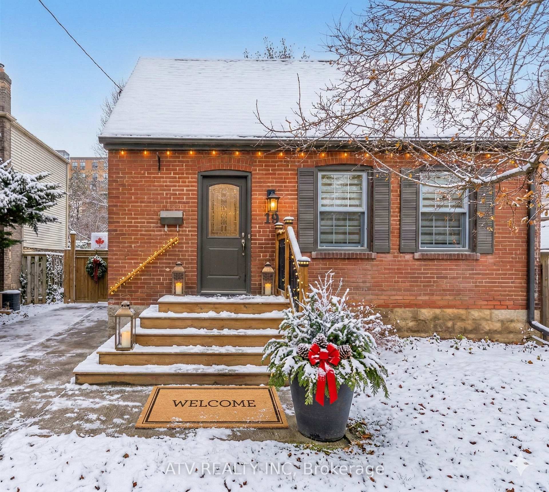 19 Albani Street, Toronto W06, ON M8V 1X3