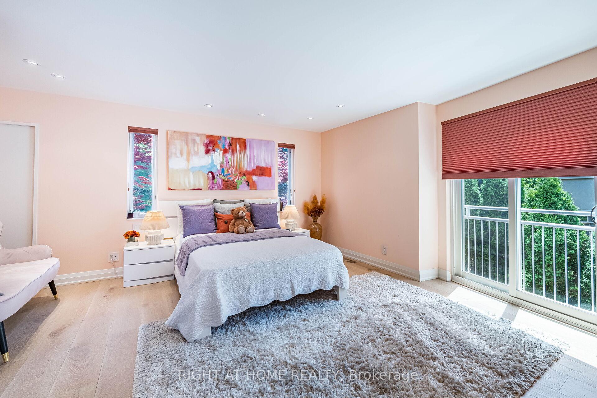 1 Friars Lane, Toronto W08, ON M9A 1T6
