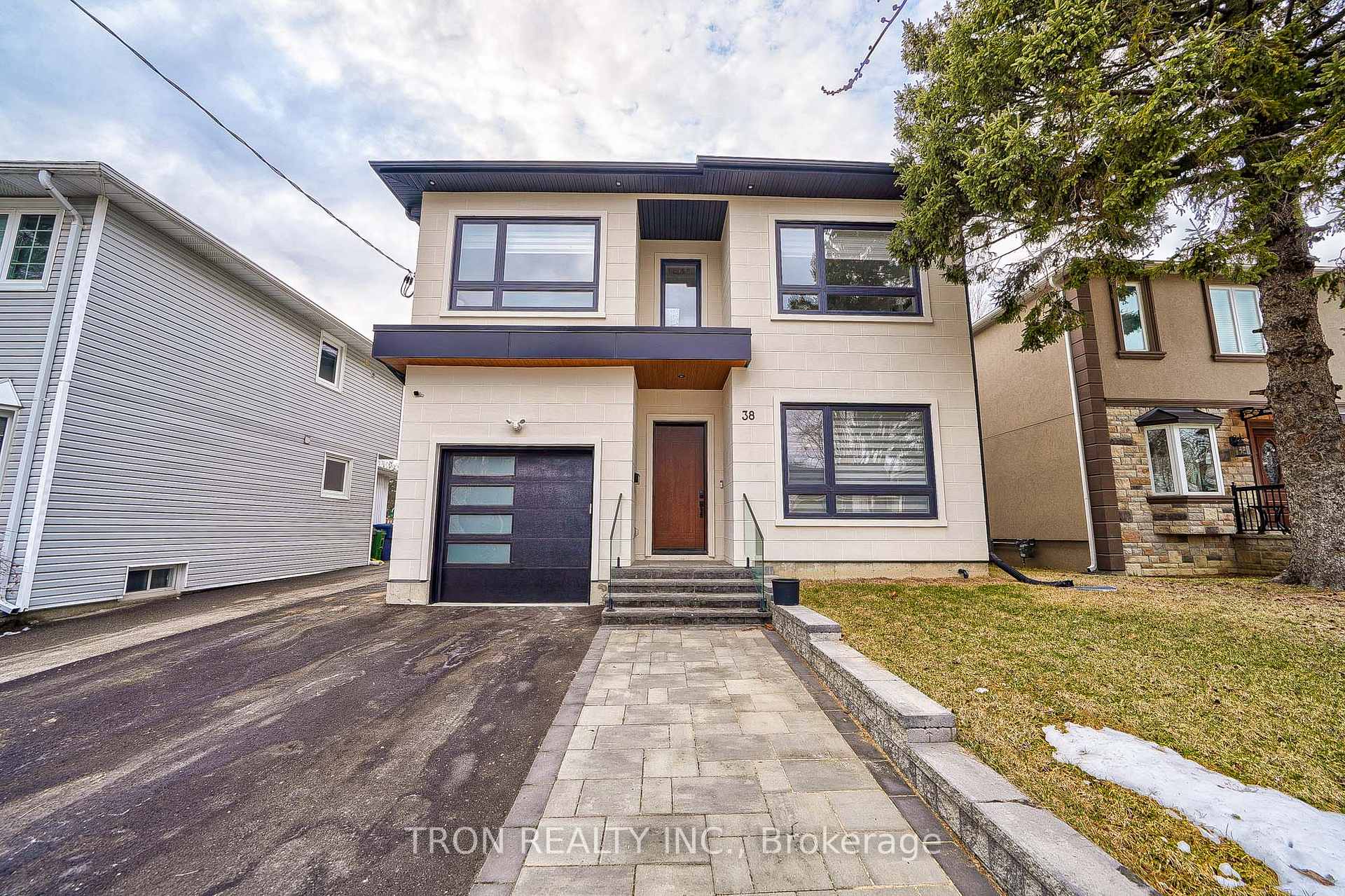 38 Uno Drive, Toronto W07, ON M8Z 3N8