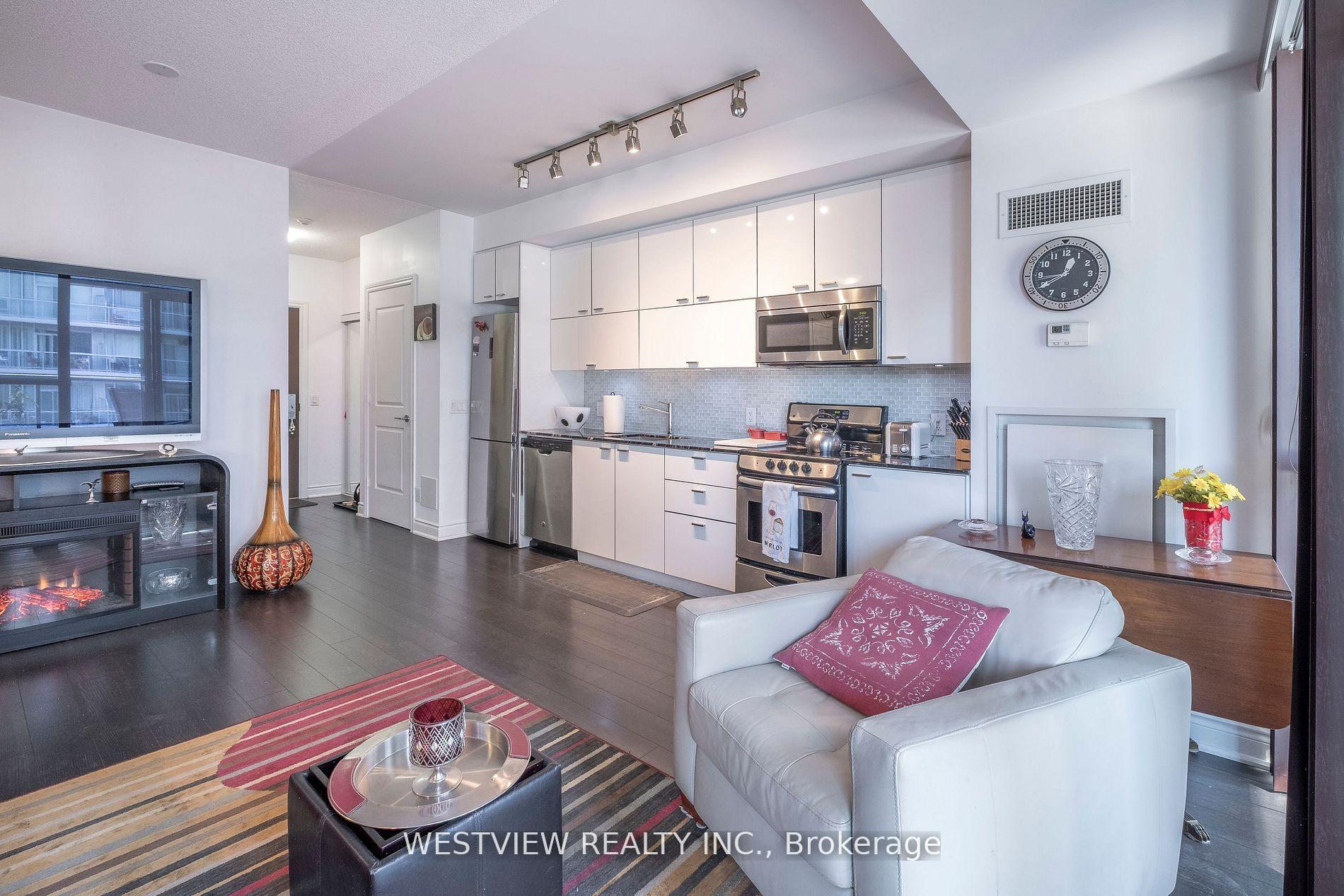 80 Marine Parade Drive 311, Toronto W06, ON M8V 0A3