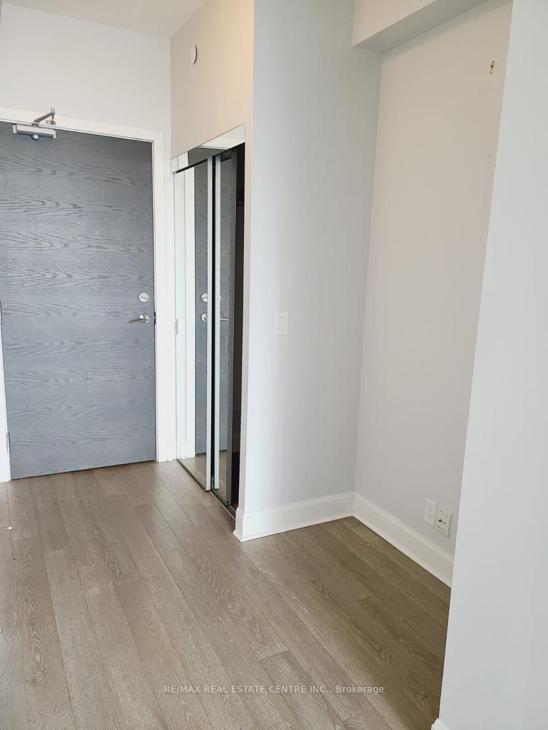 33 Shore Breeze Drive 2611, Toronto W06, ON M8V 0G1