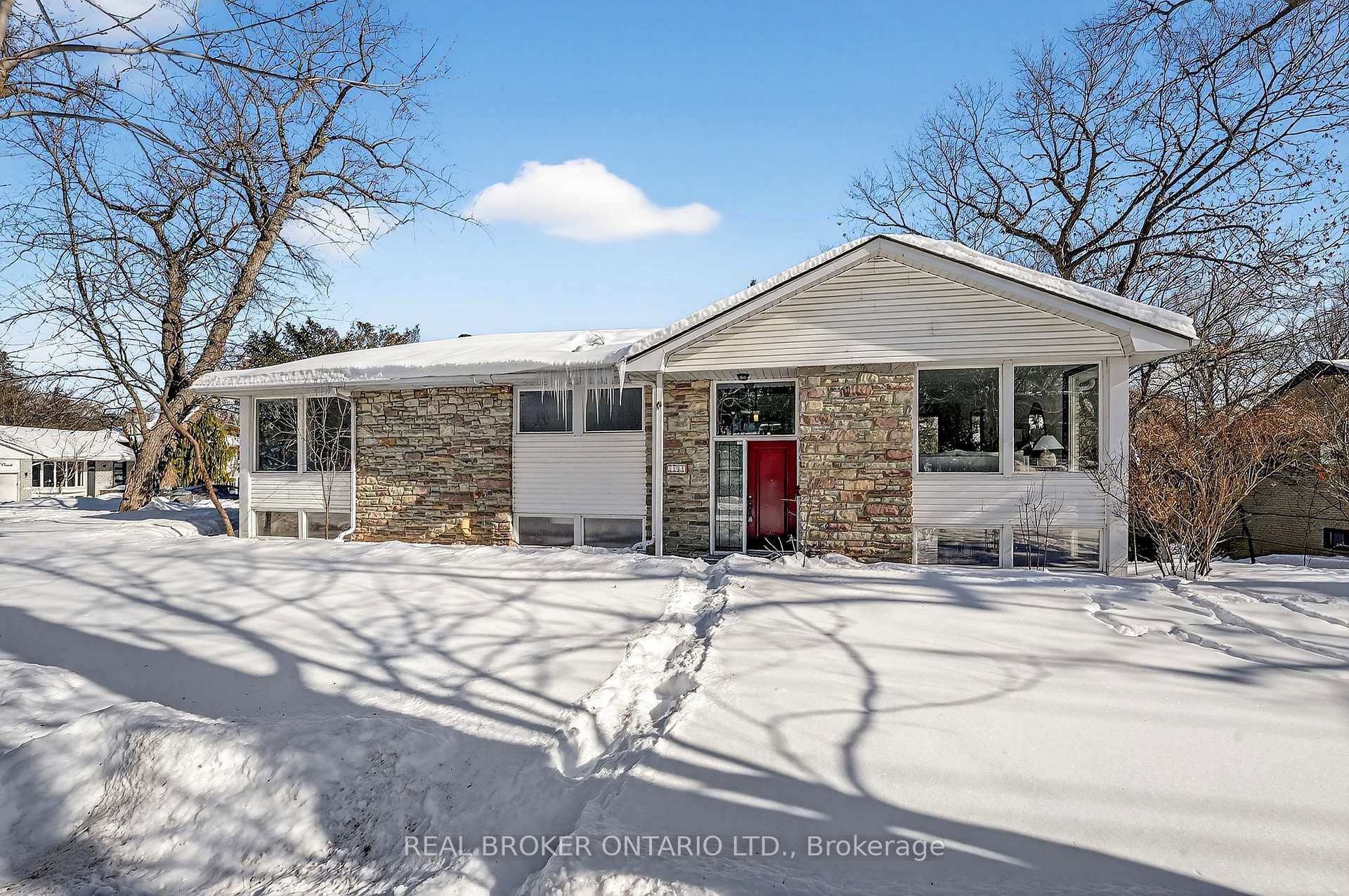 1269 Royal York Road, Toronto W08, ON M9A 4C4