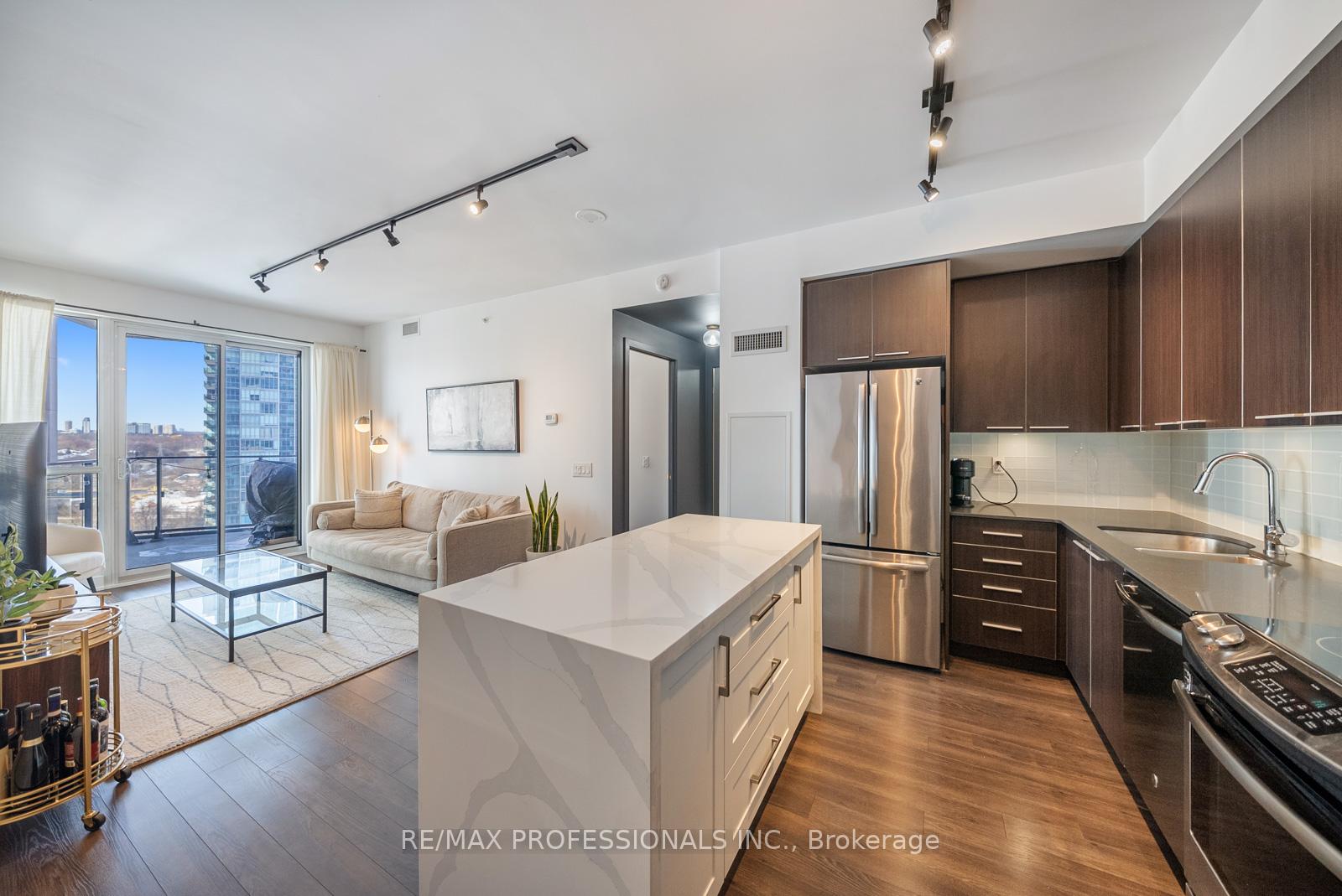 10 Park Lawn Road 1705, Toronto W06, ON M8Y 3H8
