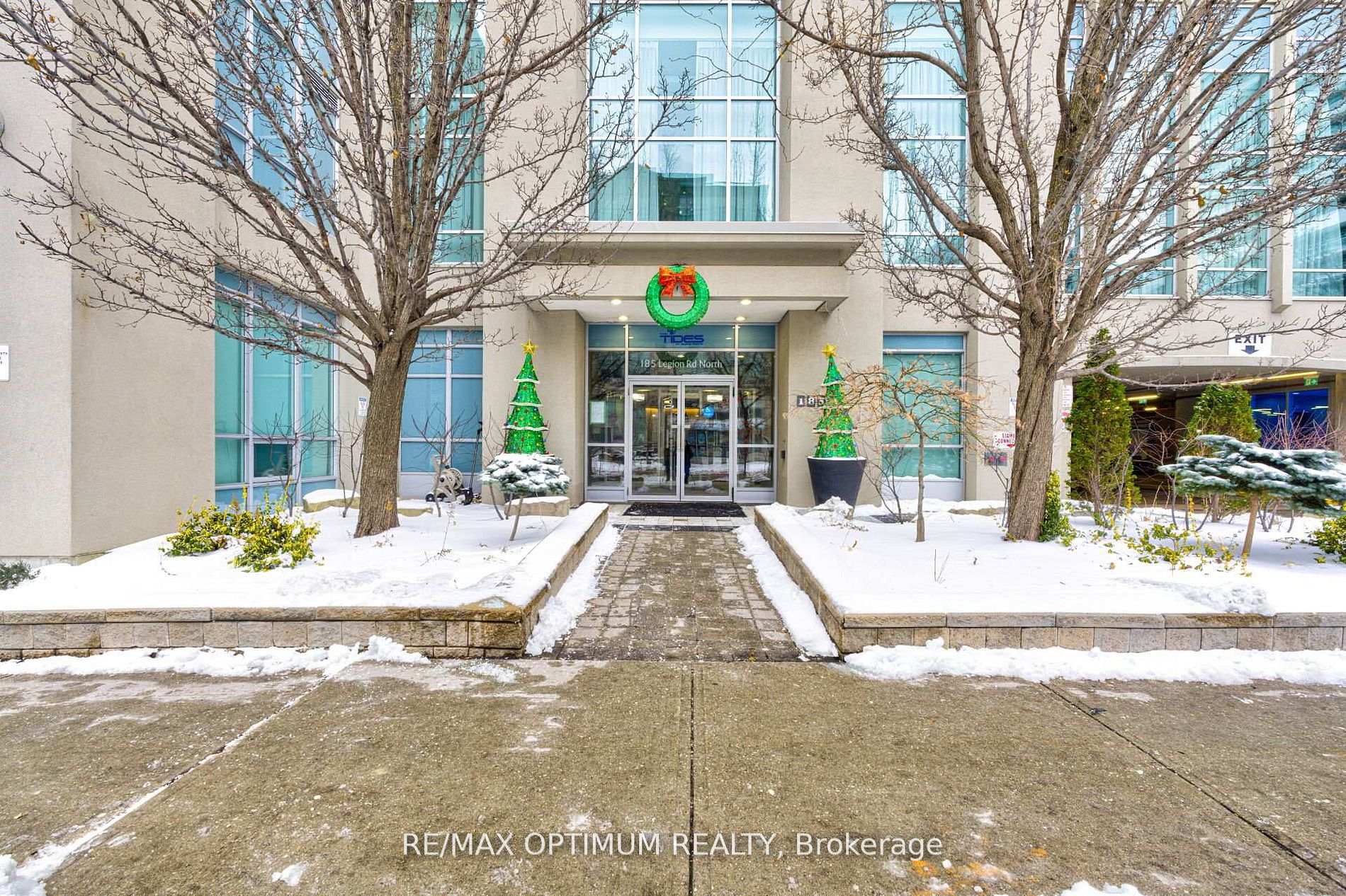 185 Legion Road N 416, Toronto W06, ON M8Y 0A1