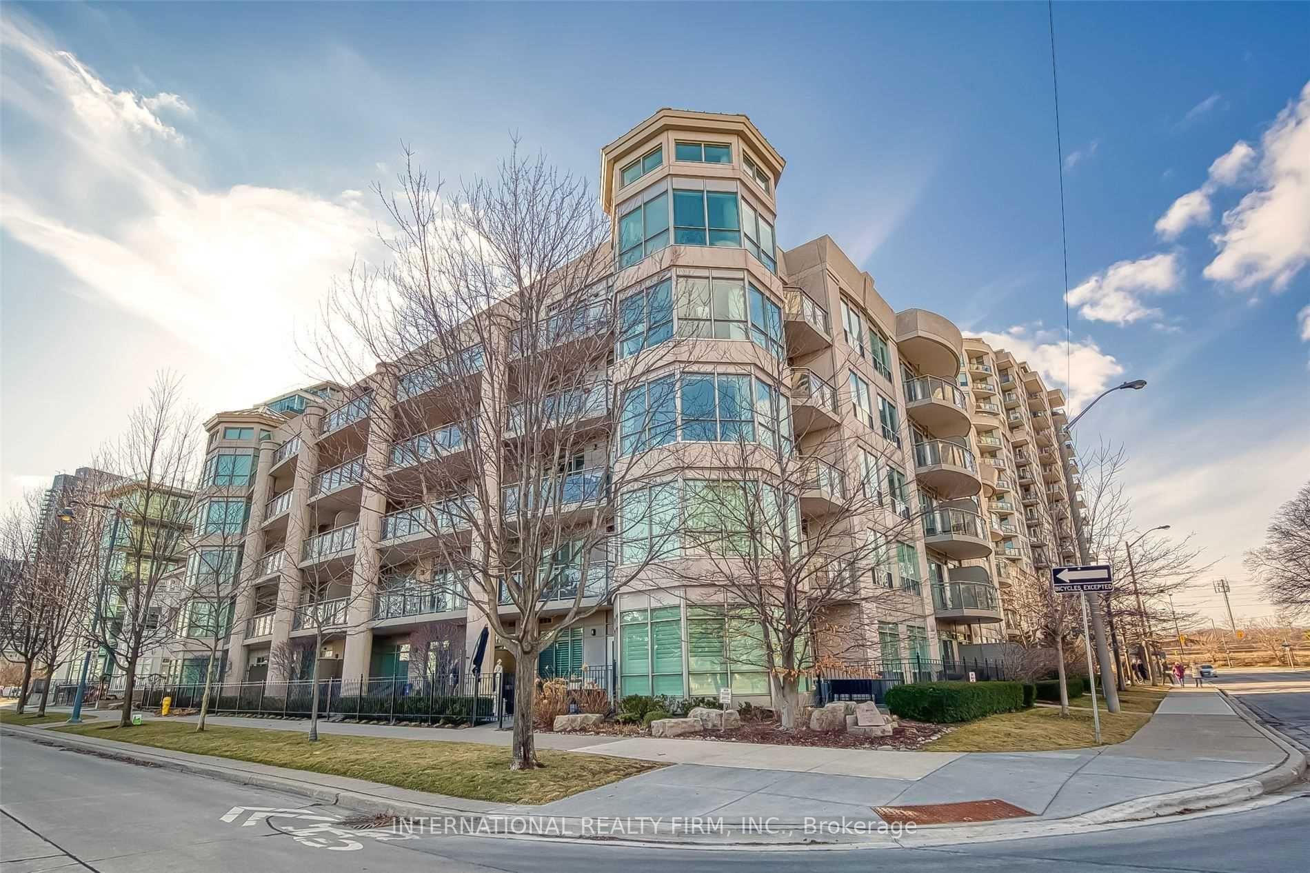 80 Palace Pier Court PH502, Toronto W06, ON M8V 4C1