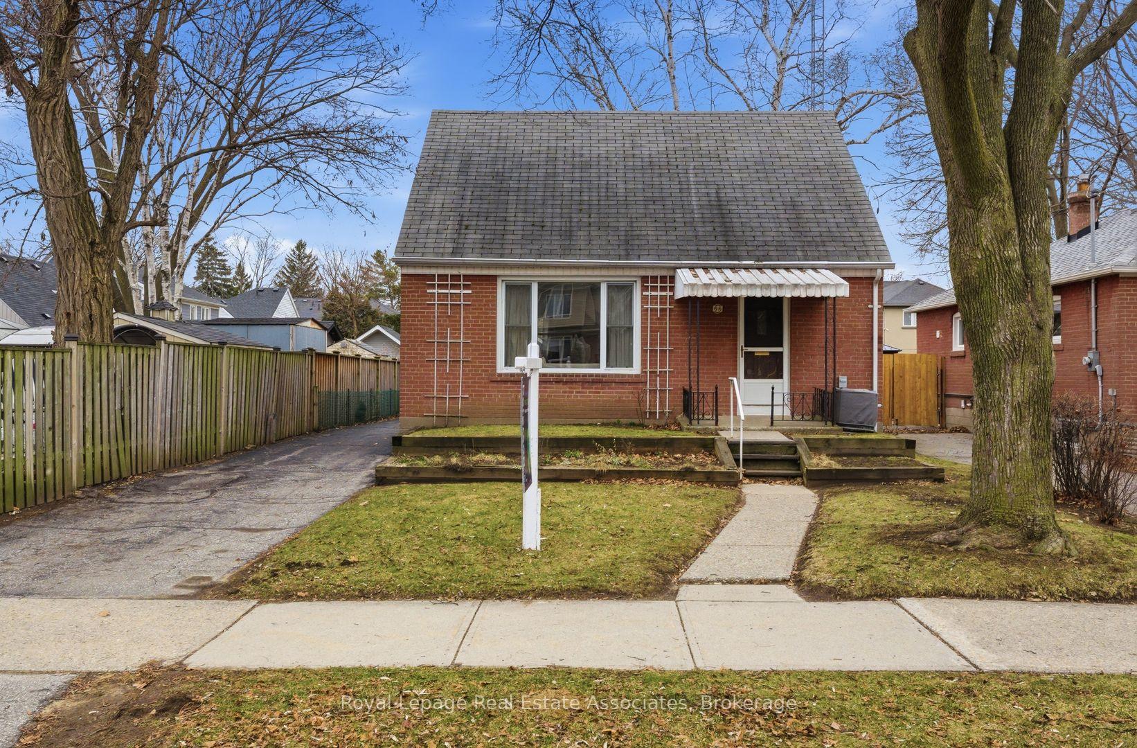 68 Gair Drive, Toronto W06, ON M8W 4P8