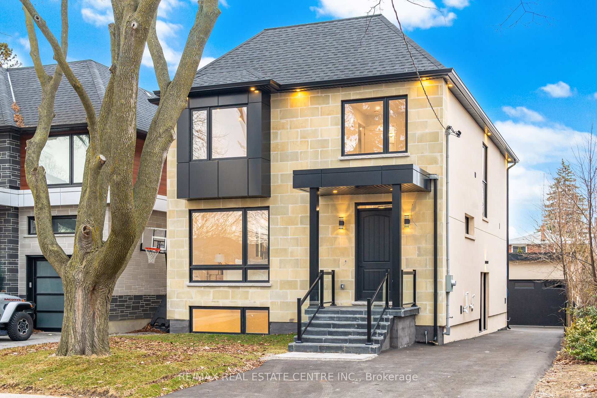 11 Bentley Drive, Toronto W07, ON M8Z 3L9
