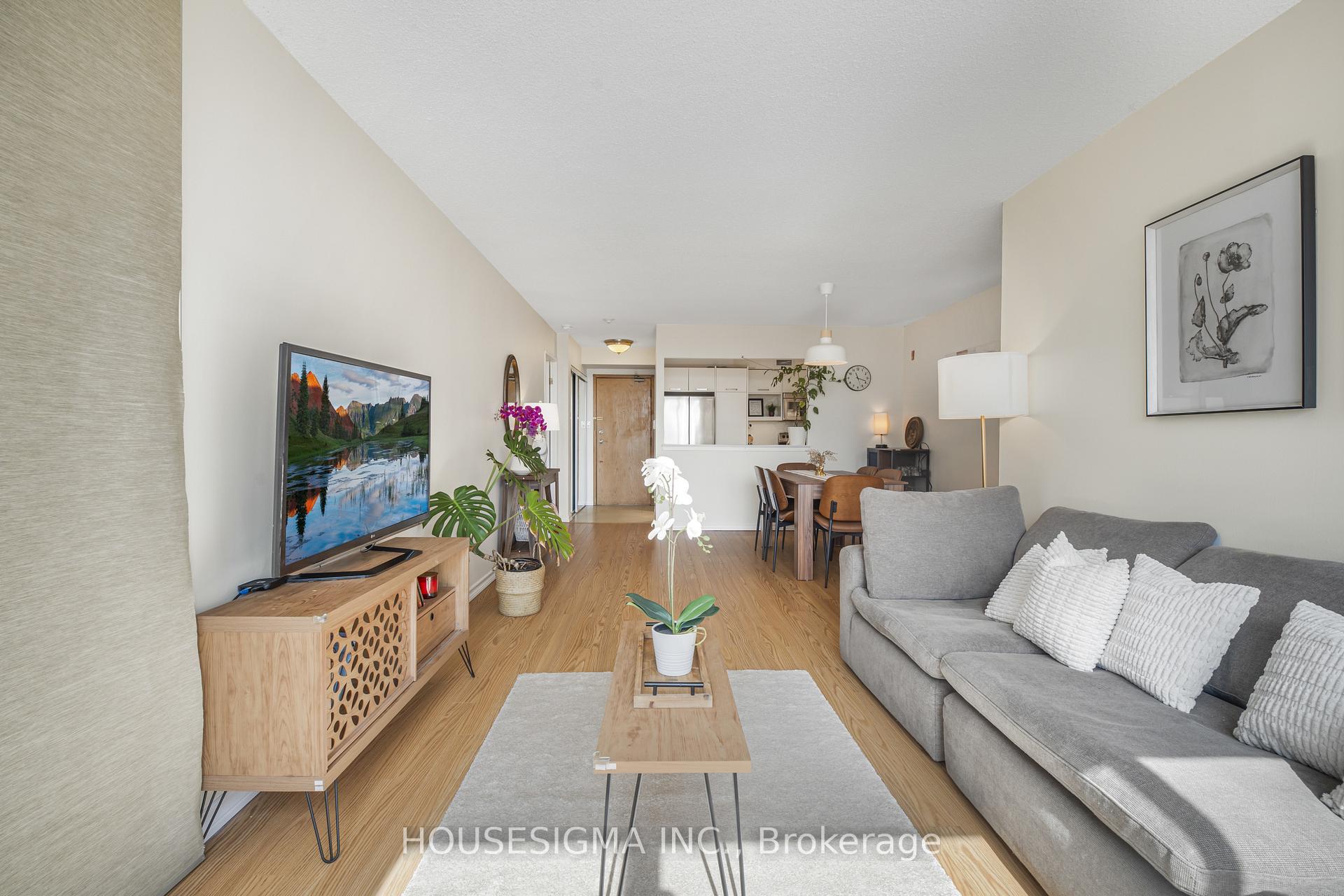22 Southport Street 438, Toronto W01, ON M6S 4Y9