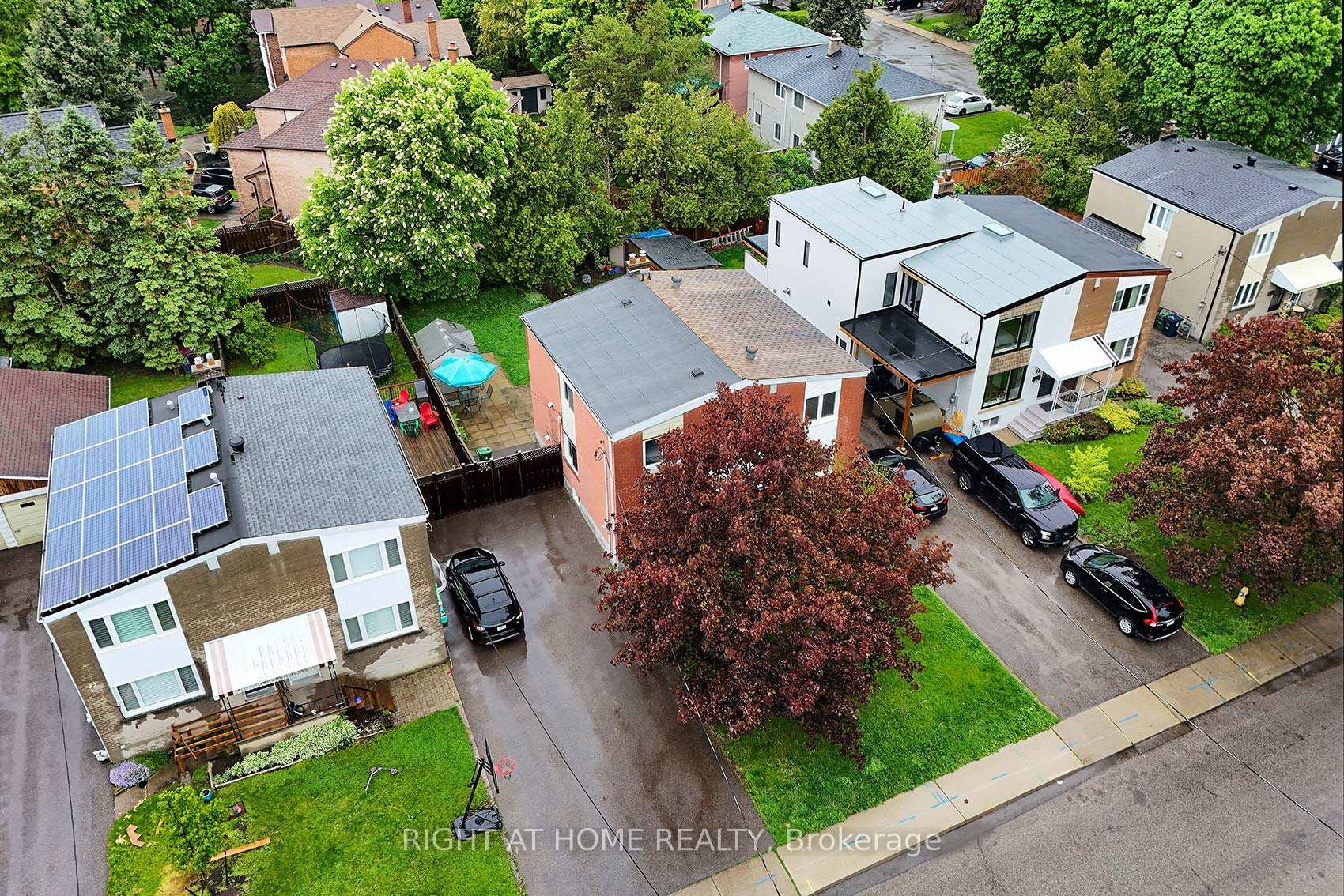 48 Van Stassen Boulevard, Toronto W02, ON M6S 2N5
