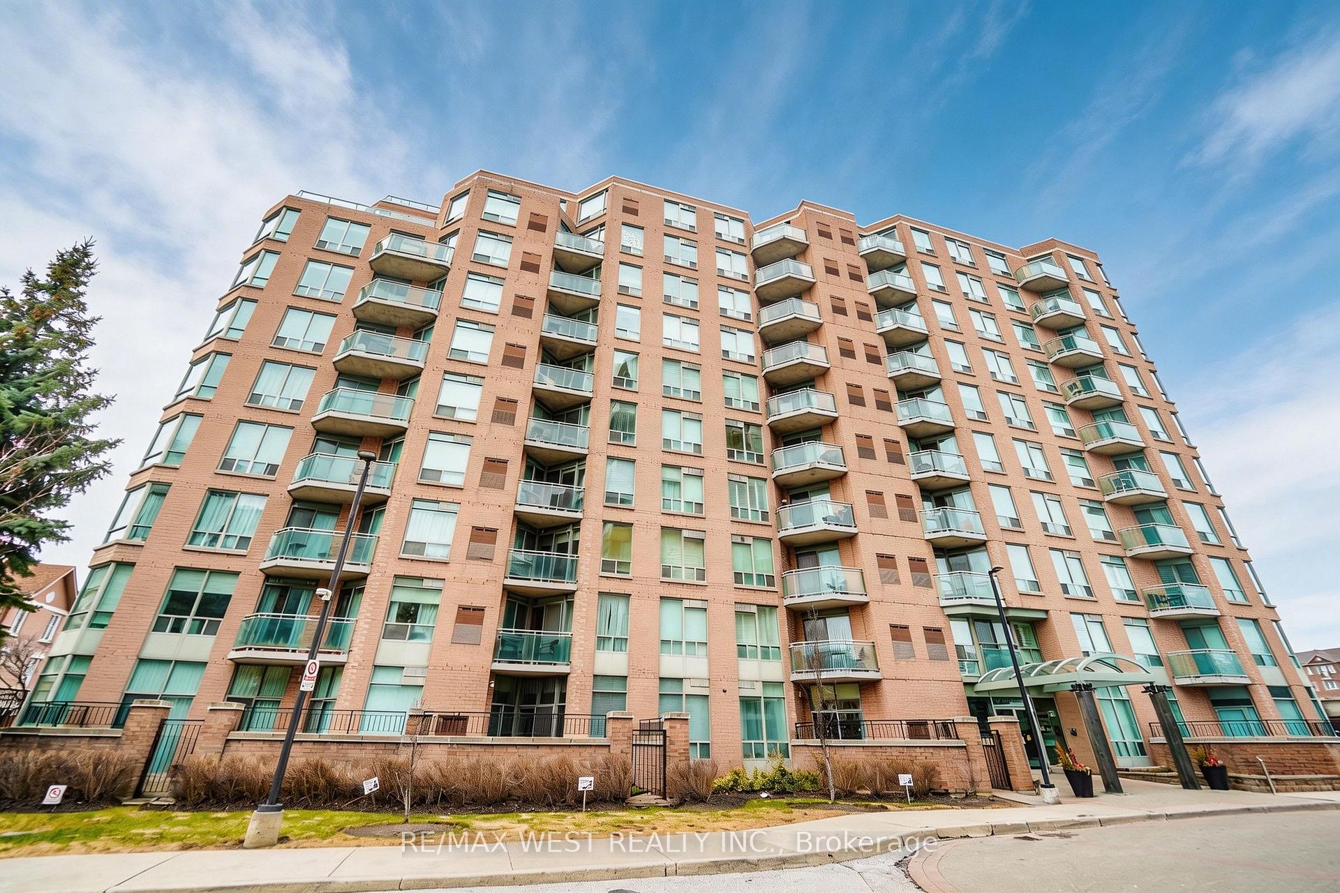 190 Manitoba Street 309, Toronto W06, ON M8Y 3Y8