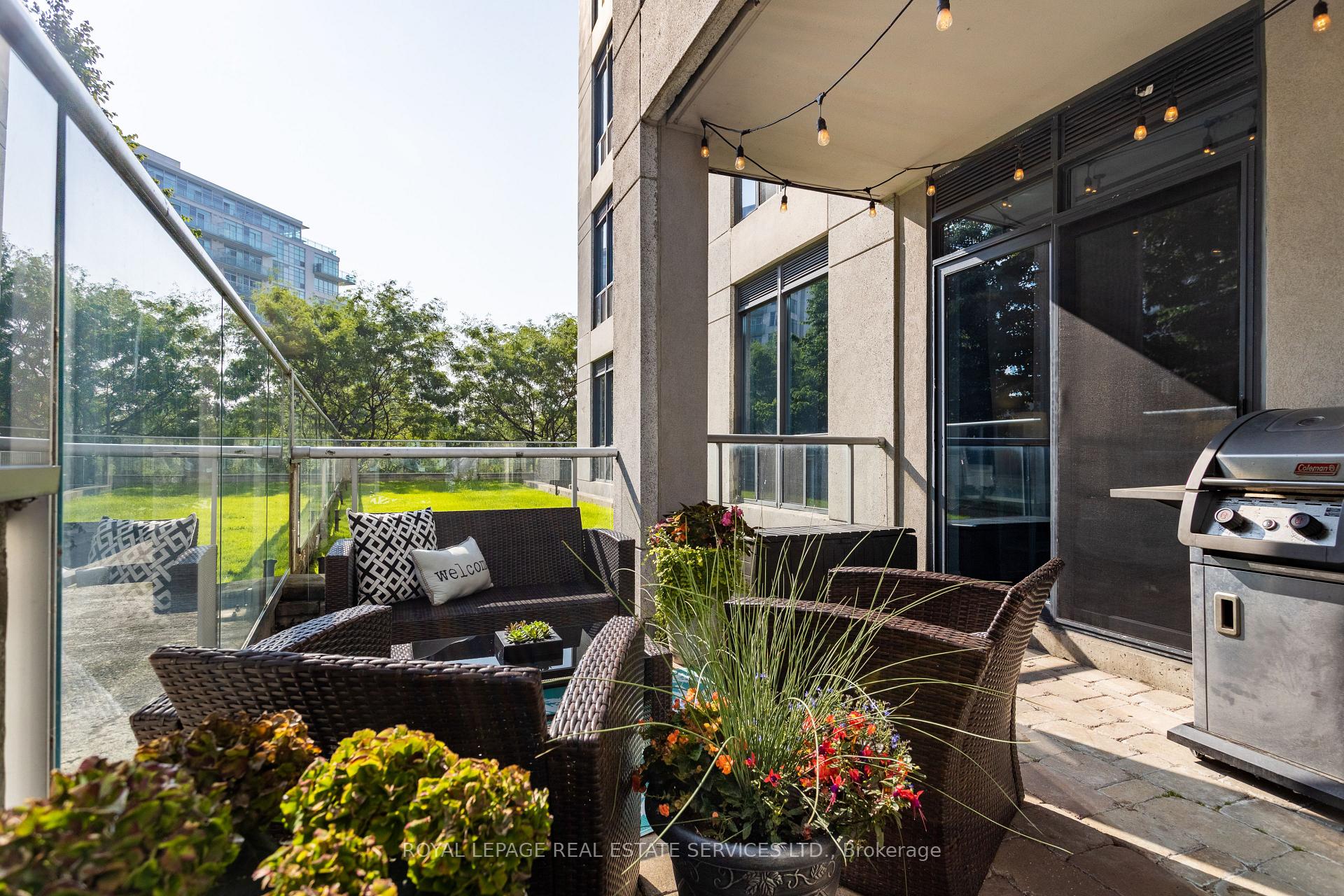 2083 Lake Shore Boulevard W 109, Toronto W06, ON M8V 4G2