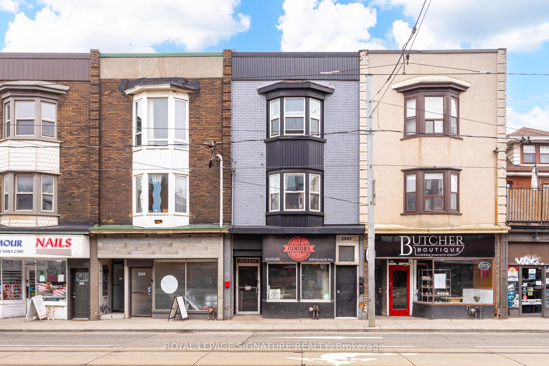 2243 Dundas Street W, Toronto W01, ON M6R 1X6