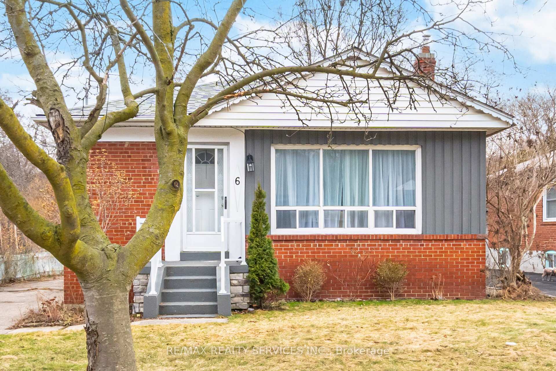 6 Bonnyview Drive, Toronto W07, ON M8Y 3G6