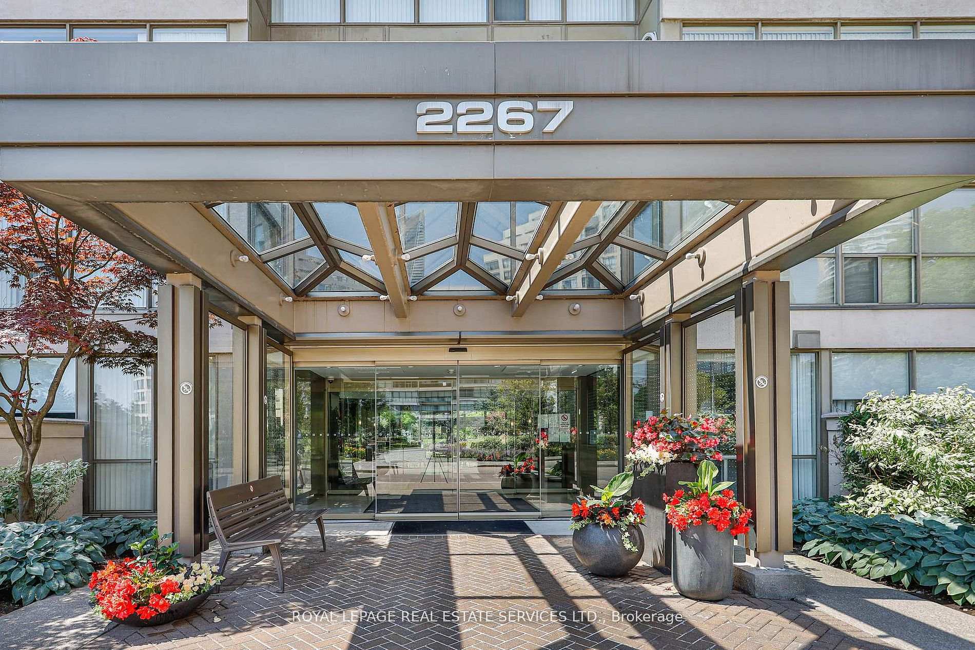 2267 Lake Shore Boulevard W 707, Toronto W06, ON M8V 3X2