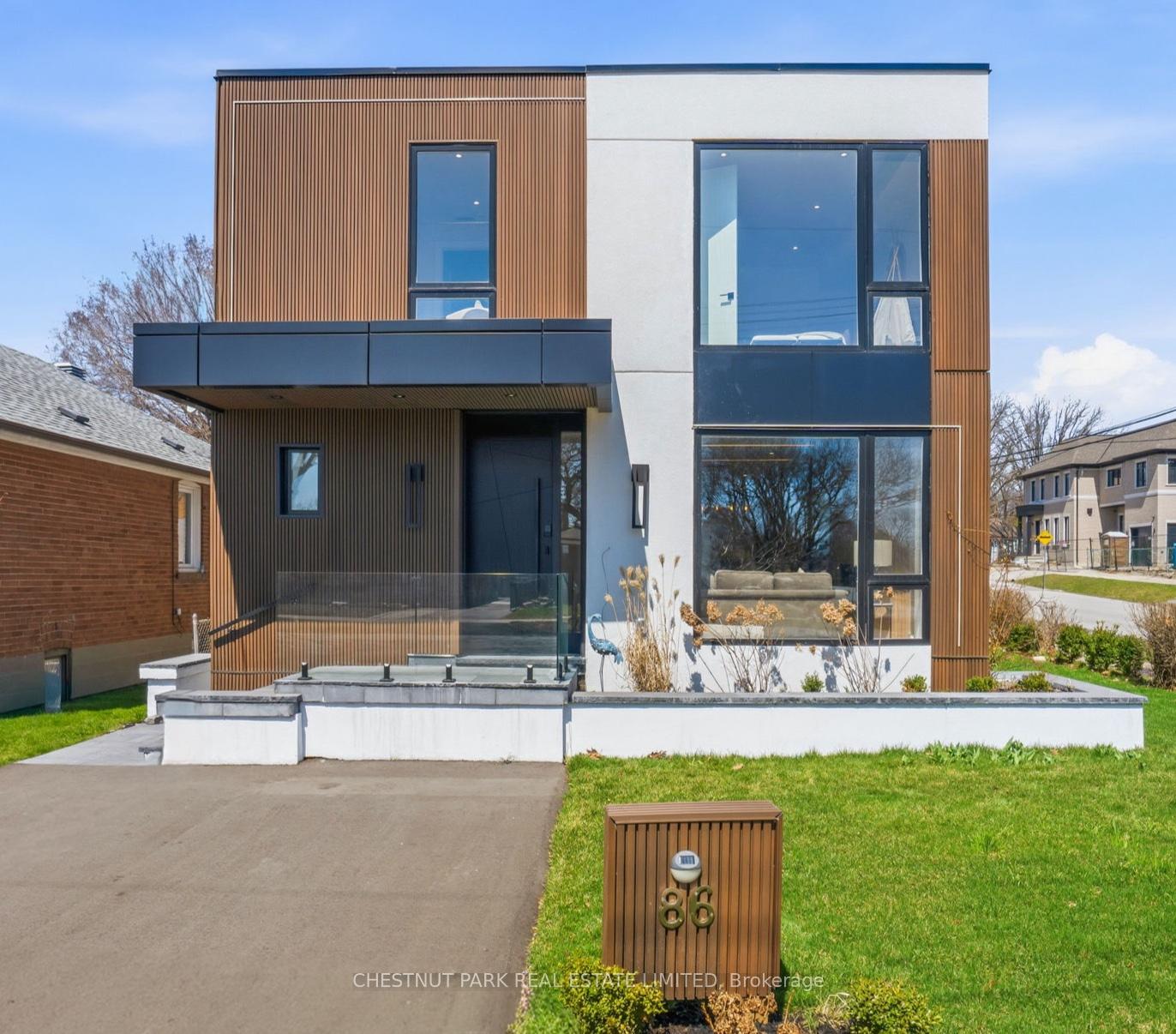 86 Edgecroft Road, Toronto W07, ON M8Z 2C3
