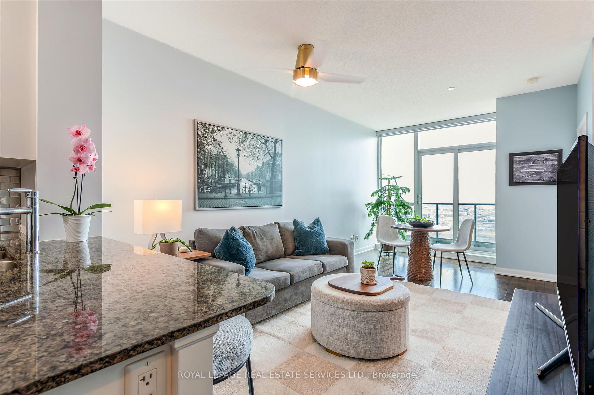 215 Sherway Gardens Road PH101, Toronto W08, ON M9C 0A4