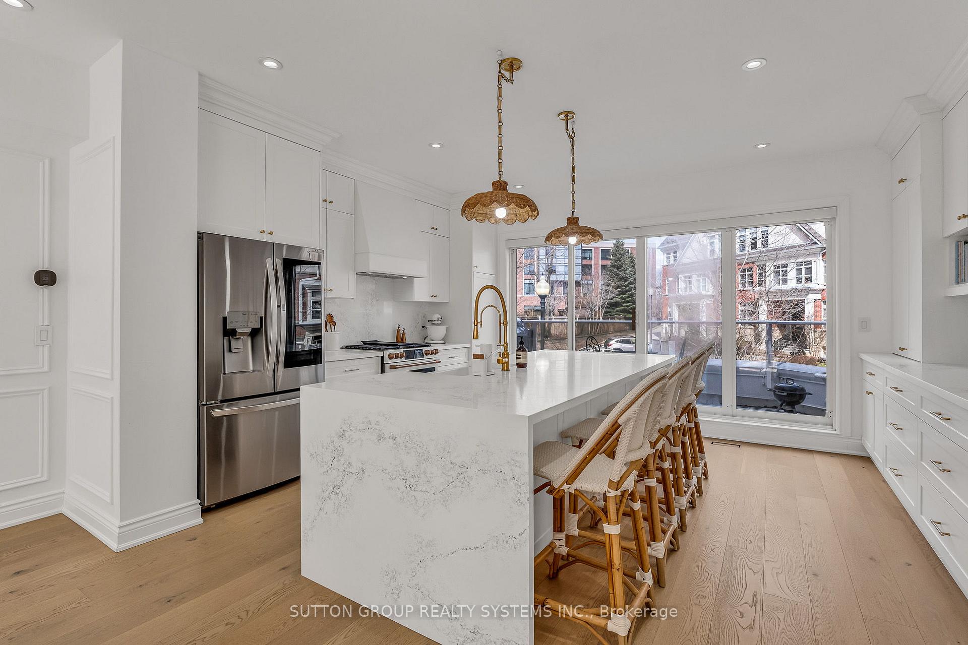 70 Resurrection Road, Toronto W08, ON M9A 5H1