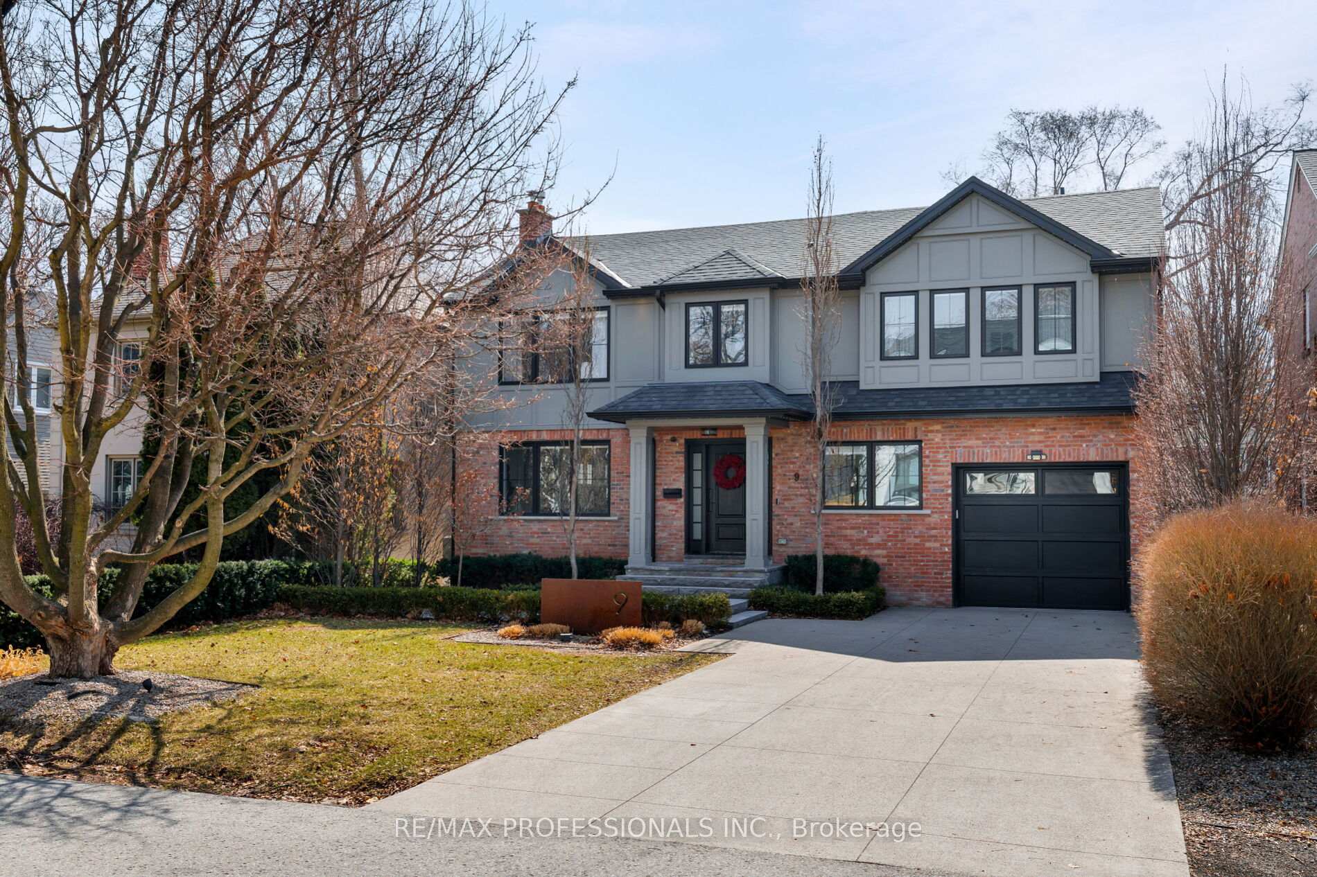 9 Bernice Avenue, Toronto W07, ON M8Y 1Z5