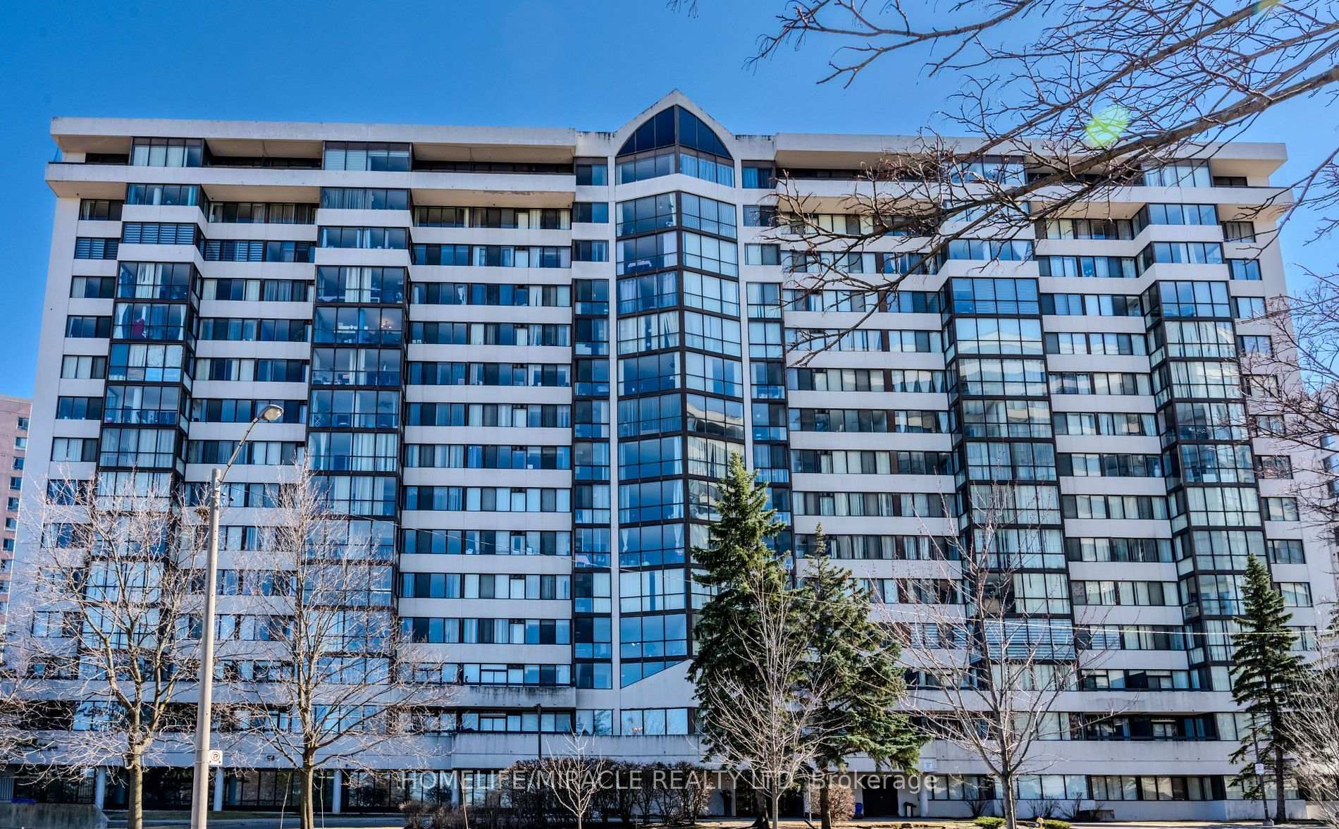 21 Markbrook Lane 808, Toronto W10, ON M9V 5E4