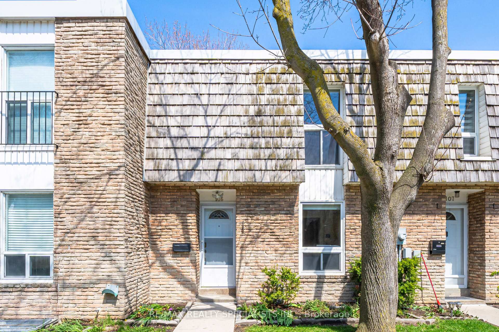 701 Burnhamthorpe Road 106, Toronto W08, ON M9C 2Z6