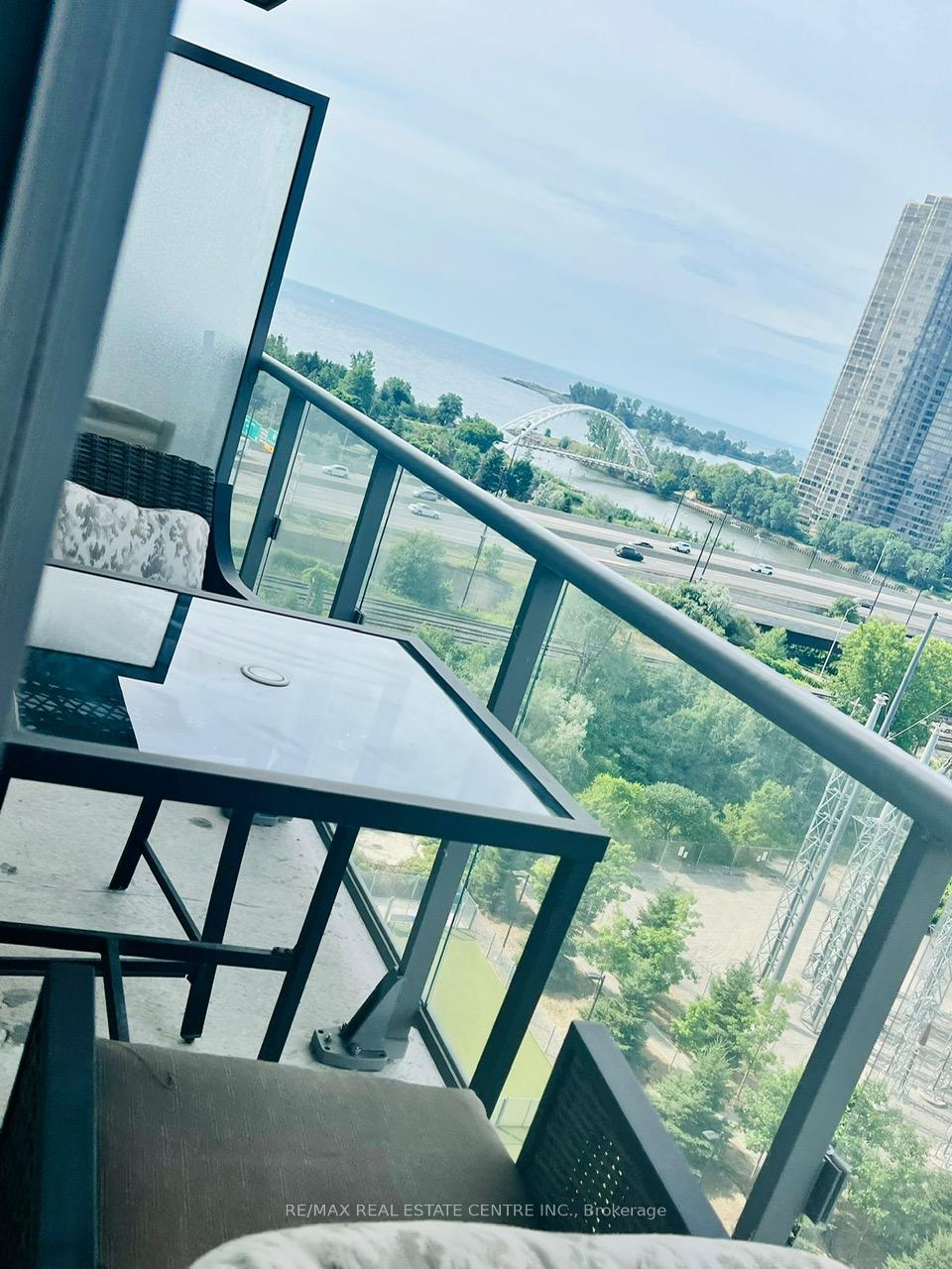 105 The Queensway N/A 1010, Toronto W01, ON M6S 5B5