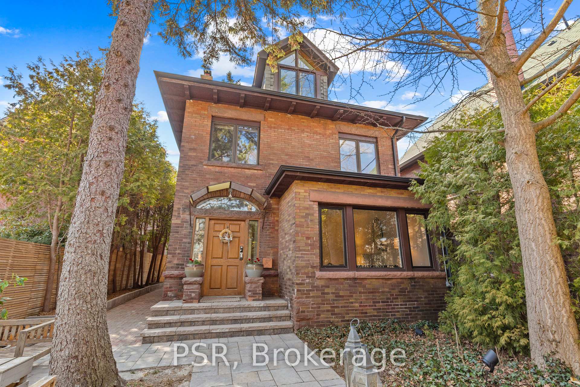 132 Indian Road, Toronto W01, ON M6R 2V6