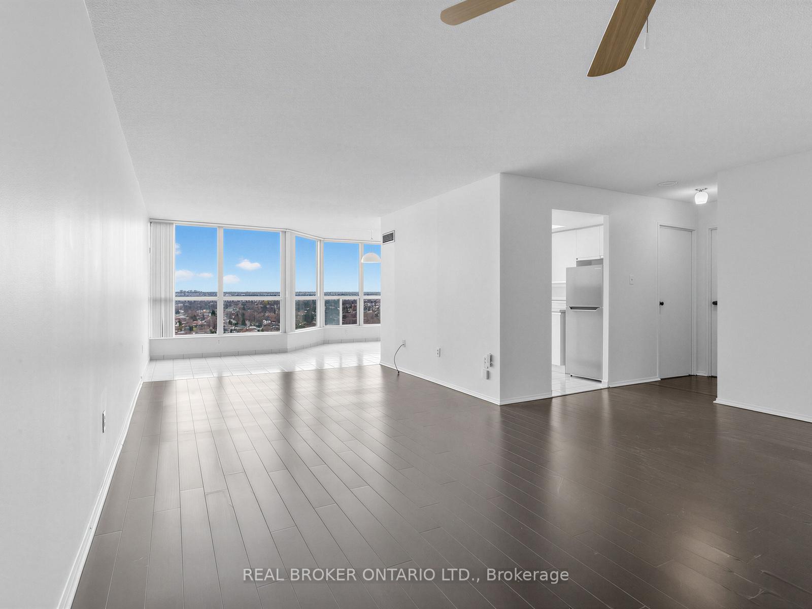 3 Rowntree Road 2106, Toronto W10, ON M9V 5G8