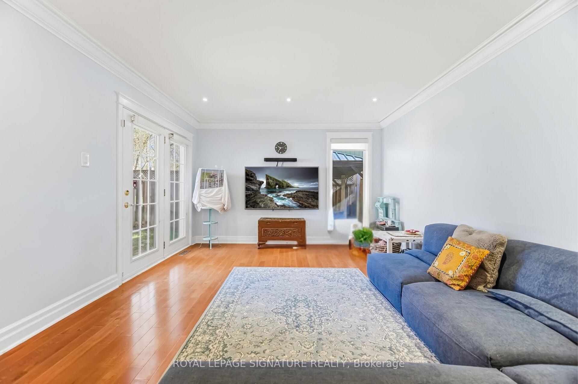 24 Treeview Drive, Toronto W06, ON M8W 4B9