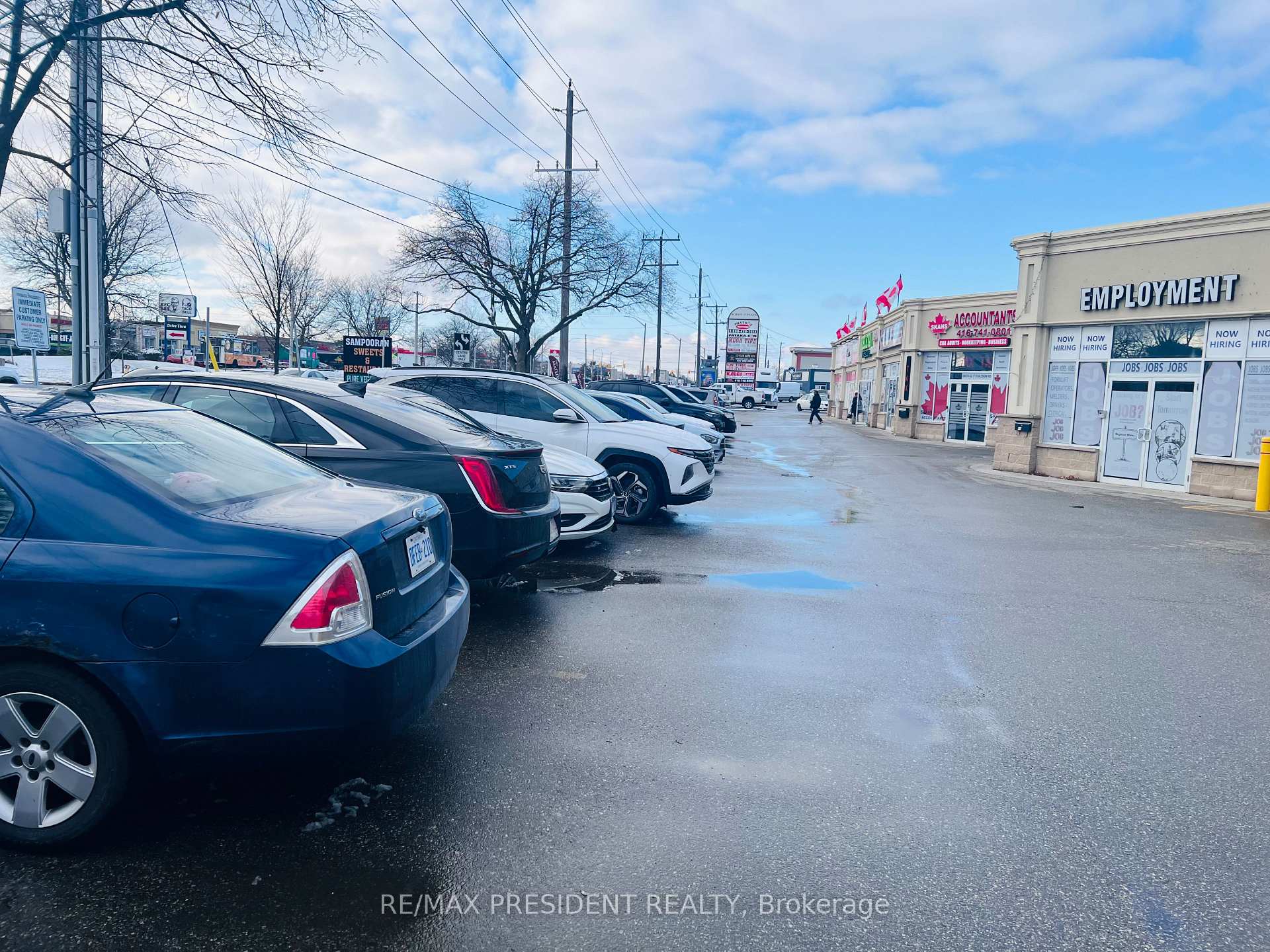 1772 Albion Road 31-32, Toronto W10, ON M9V 1C2