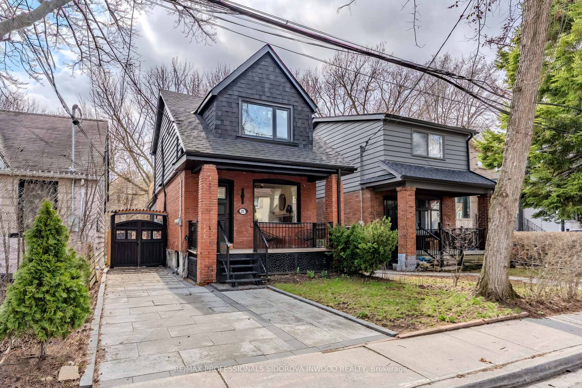 25 Warren Crescent, Toronto W02, ON M6S 4S1