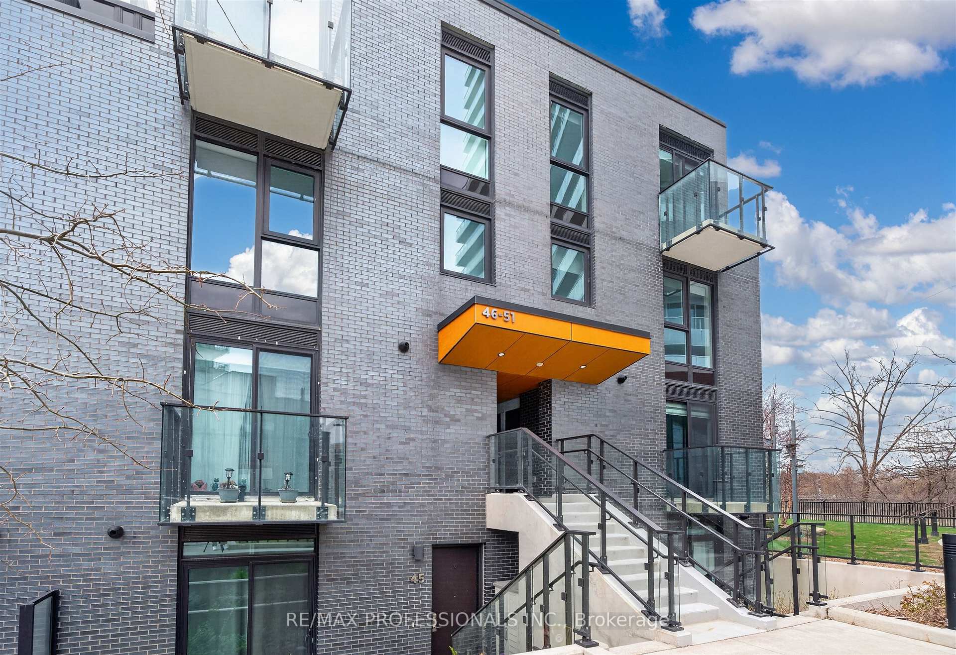 10 Brin Drive TH48, Toronto W08, ON M8X 0B3