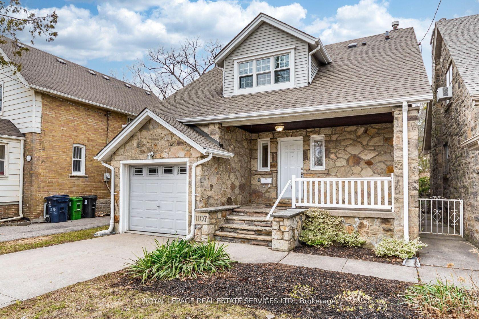1107 Royal York Road, Toronto W08, ON M8X 2G8