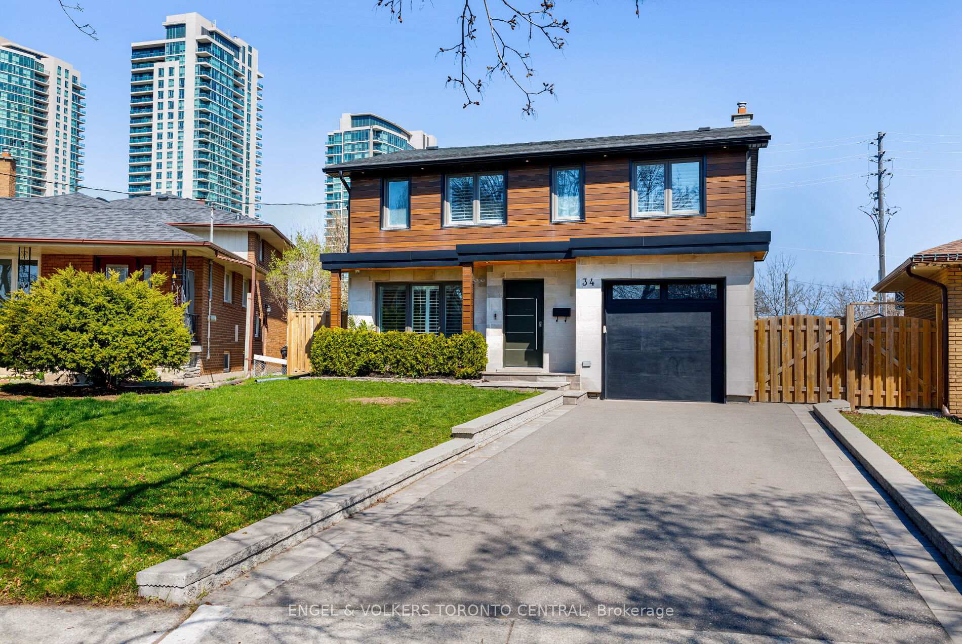 34 Rufford Road, Toronto W06, ON M8W 4V6