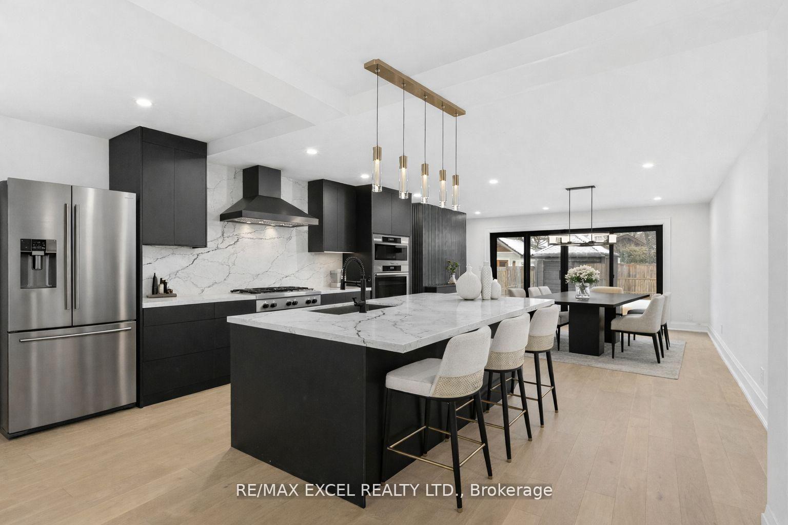34 Raymond Avenue, Toronto W02, ON M6S 2B3