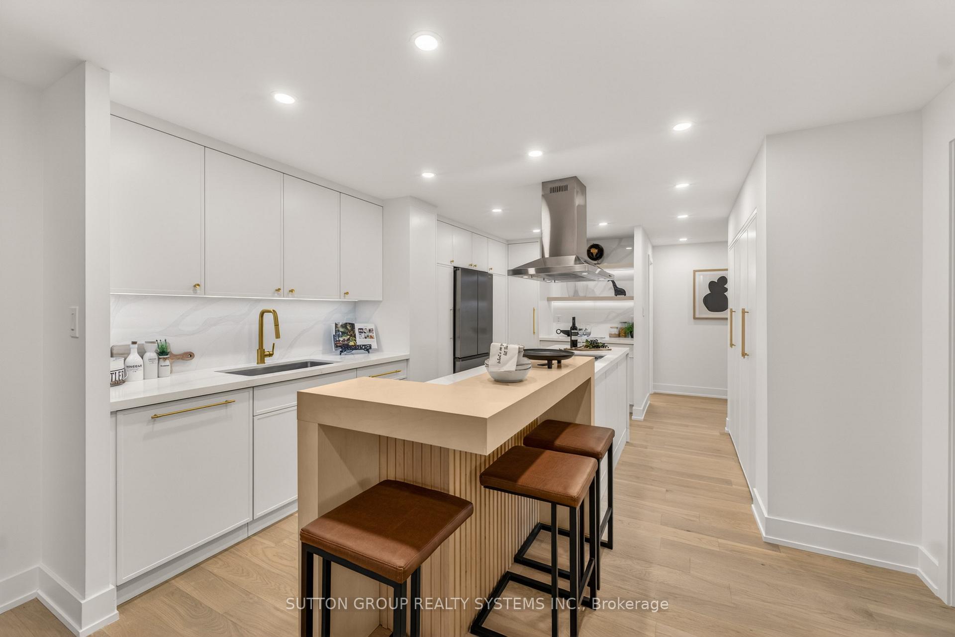 820 Burnhamthorpe Road 1409, Toronto W08, ON M9C 4W2