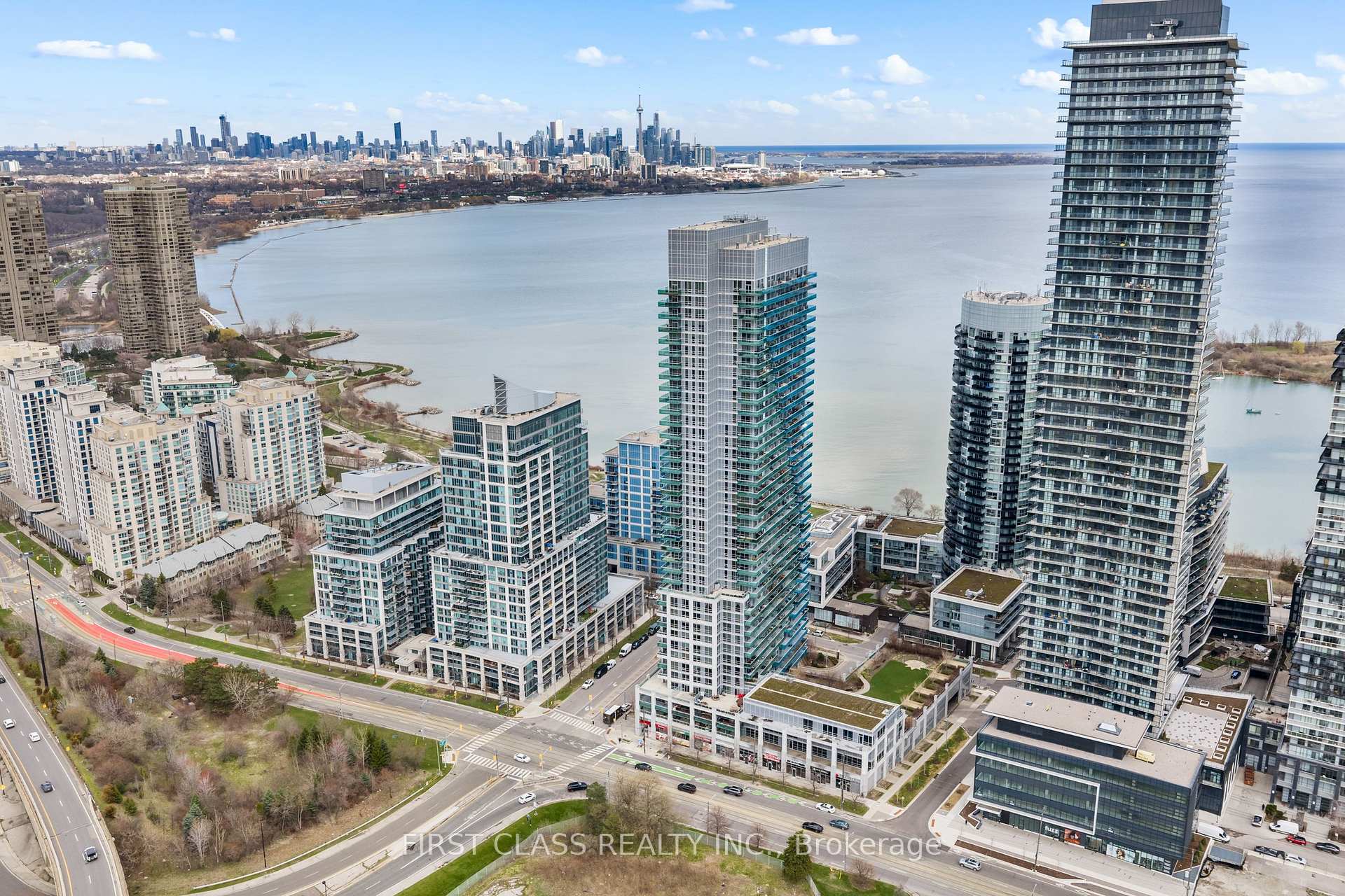 16 Brookers Lane Ph-03, Toronto W06, ON M8V 0A5