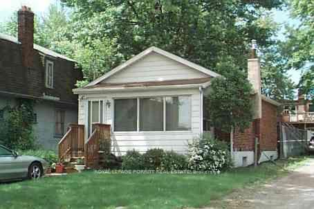 86 Ash Crescent, Toronto W06, ON M8W 1E6