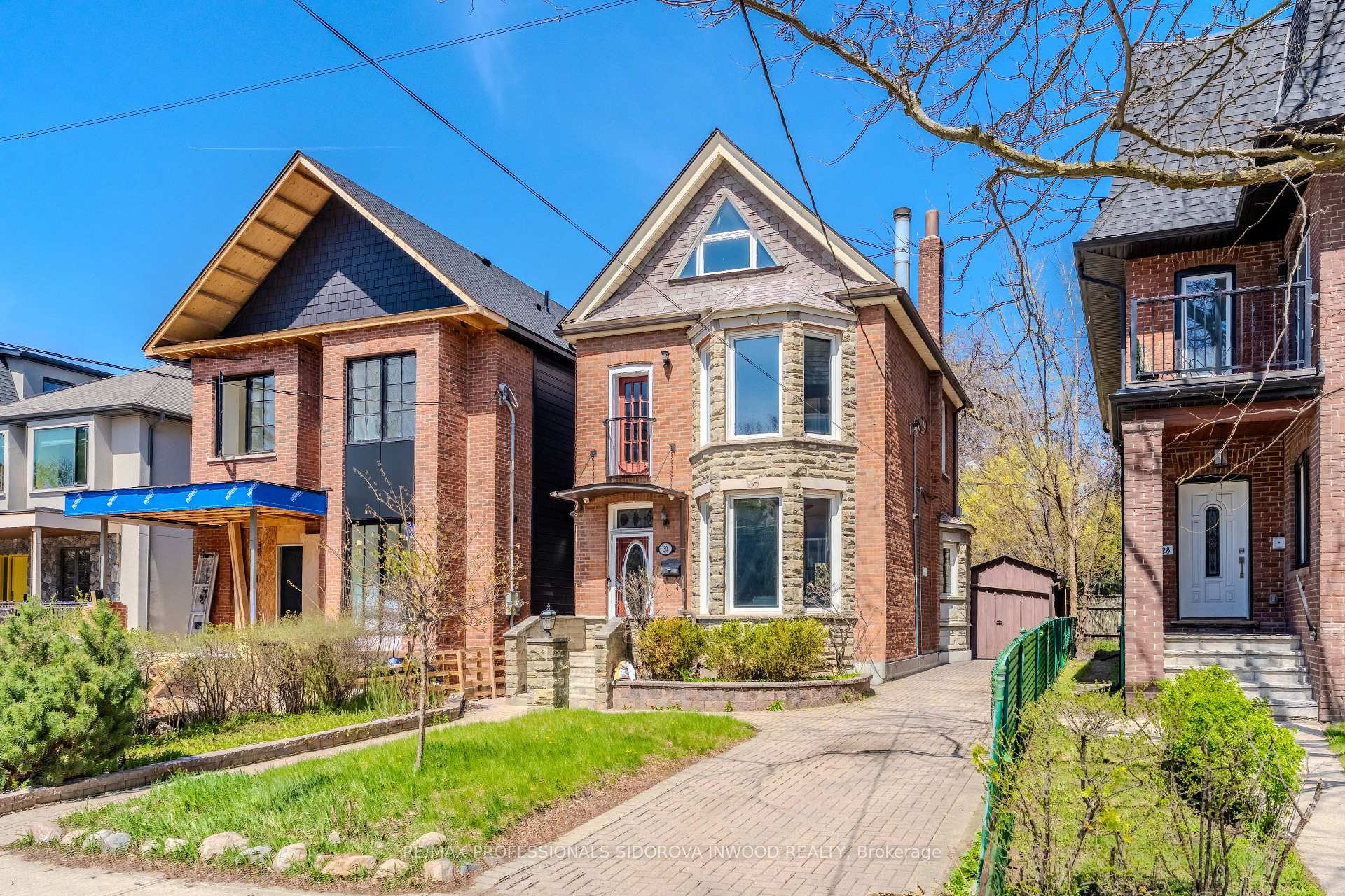 30 Boustead Avenue, Toronto W01, ON M6R 1Y9