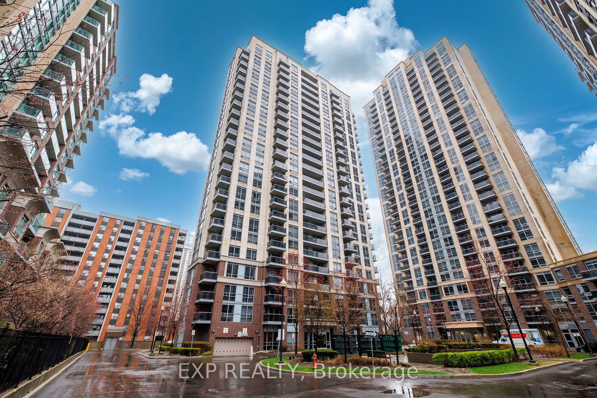5 Michael Power Place 1605, Toronto W08, ON M9A 0A3