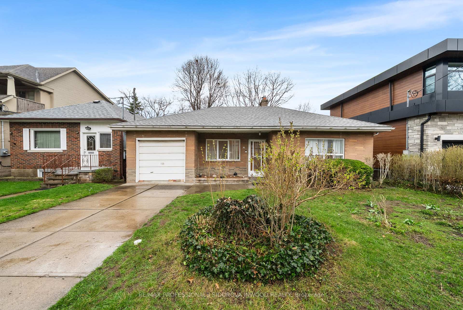 30 Rambert Crescent, Toronto W01, ON M6S 1E6