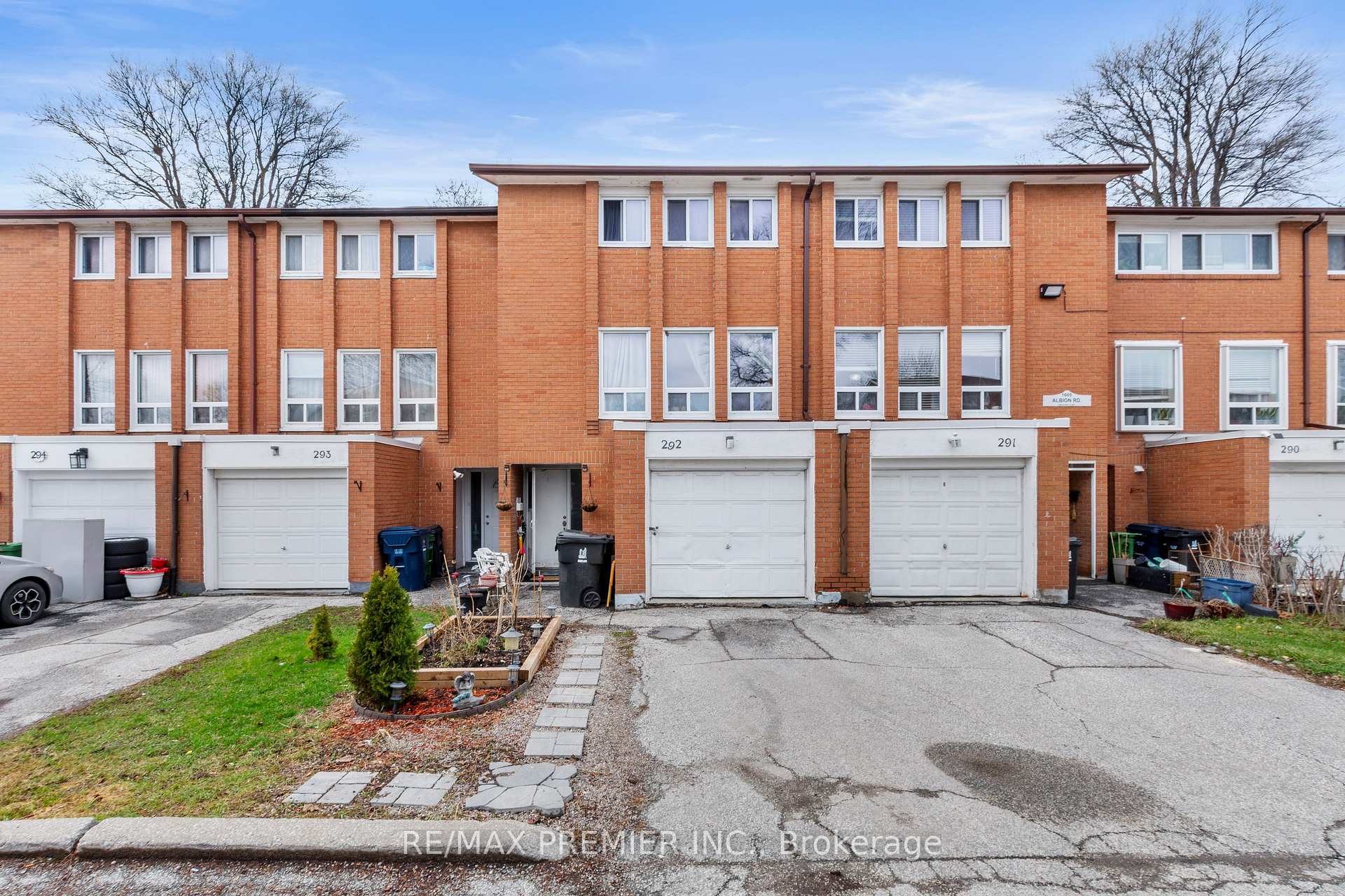 1605 Albion Road 292, Toronto W10, ON M9V 1B6