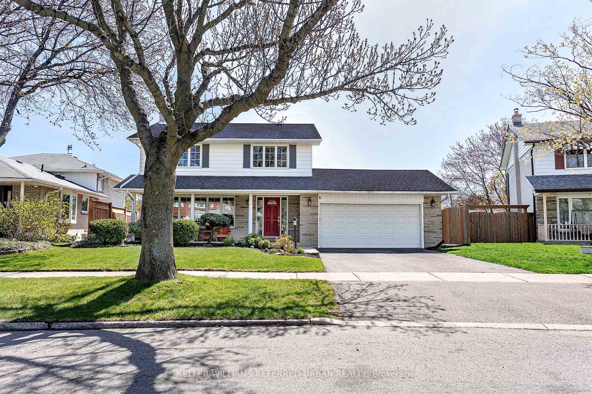 8 Markwood Crescent, Toronto W08, ON M9C 1L2