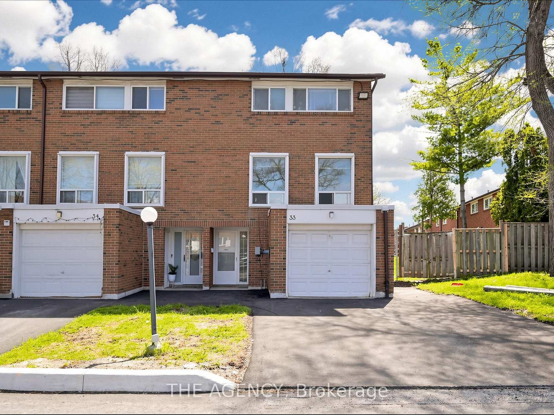 1559 Albion Road #33, Toronto W10, ON M9V 1B2