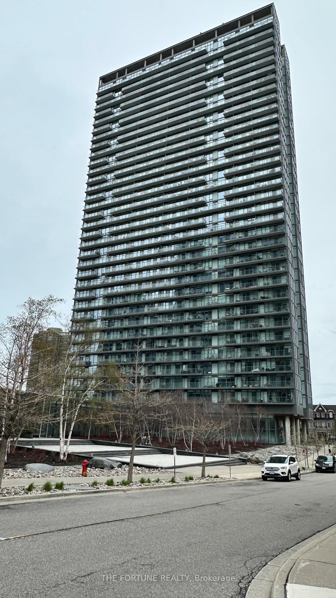 105 The Queensway Avenue 3213, Toronto W01, ON M6S 2A2